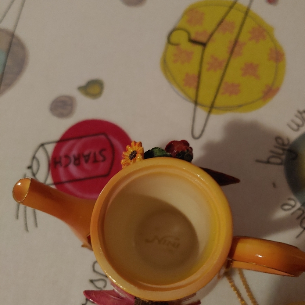 Tiny teapot. - Picture 4 of 5